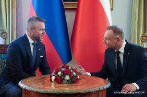 [VIDEO] O bezpieczeństwie, energetyce i inwestycjach prezydenci Polski i Słowacji w Warszawie