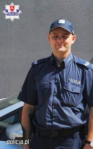 Policjanci odnaleźli w lesie bosego i wyziębionego 2-latka