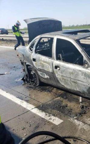 Wypadek na A4 . Płonące auto.