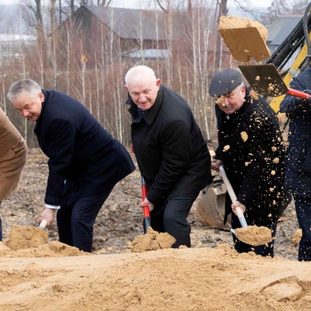 Kolejne inwestycje poprawiające bezpieczeństwo na drogach i na kolei
