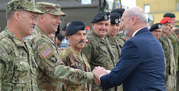 [VIDEO] Minister Macierewicz na ćwiczeniach Saber Strike'17 z udziałem wojsk USA, Kanady, Wielkiej Brytanii, Rumunii i Litwy
