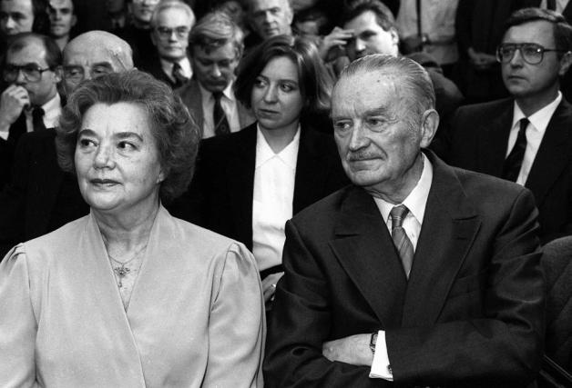 Dwóch sprawców przyznało się do zabójstwa Jaroszewiczów! Prokuratorzy i policyjni specjaliści z Archiwum X odkryli nowe dowody w spawie zabójstwa Piotra Jaroszewicza i Alicji Solskiej w warszawskim Aninie!