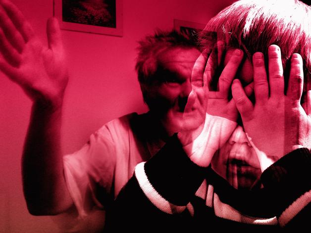 Bił syna rękoma i czajnikiem. Znęcał się też nad żoną