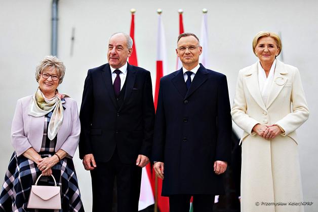 W Starym Sączu Prezydent RP Andrzej Duda wraz z Małżonką Agatą Kornhauser–Dudą wspólnie z Prezydentem Węgier Tamásem Sulyokiem wraz z Małżonką Zsuzsanną Nagy świętowali Dzień Przyjaźni Polsko–Węgierskiej